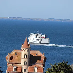 https://appartement-vue-panoramique-mer.inbrittany.com