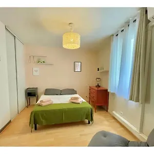 Appartement Calme, à 2 Pas Du Palais Des Papes, Avignon